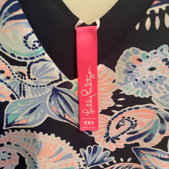 EUC Lilly Pulitzer Florin Reversible Sleeveless V-Neck Tank - Size XXS - Picture 2 of 5